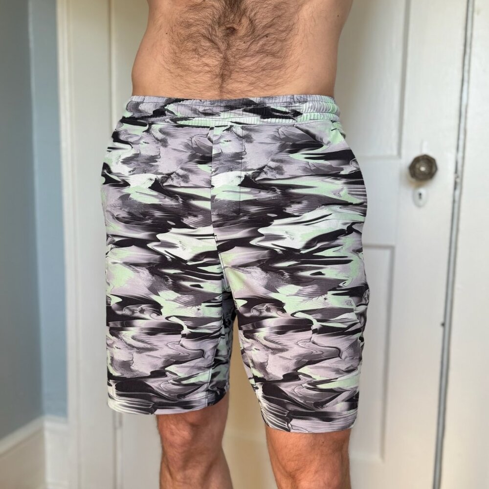 LuLuLemon Pace Breaker Short 7" Size Small *Lined*